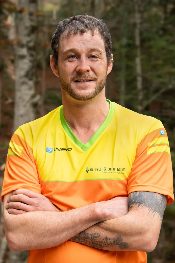 Mark Brändle, dipl. Forstwart EFZ bei der Nüesch & Ammann Forstunternehmung AG