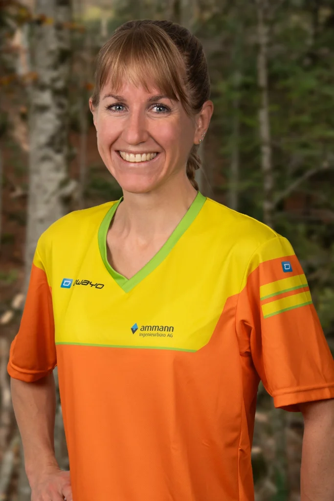 Tatjana Bigger, dipl. Försterin HF bei der Nüesch & Ammann Forstunternehmung AG
